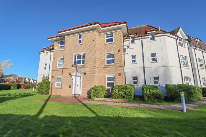 1 Bedroom Flat For Sale In Tallow Gate, South Woodham Ferrers, Chelmsford, CM3