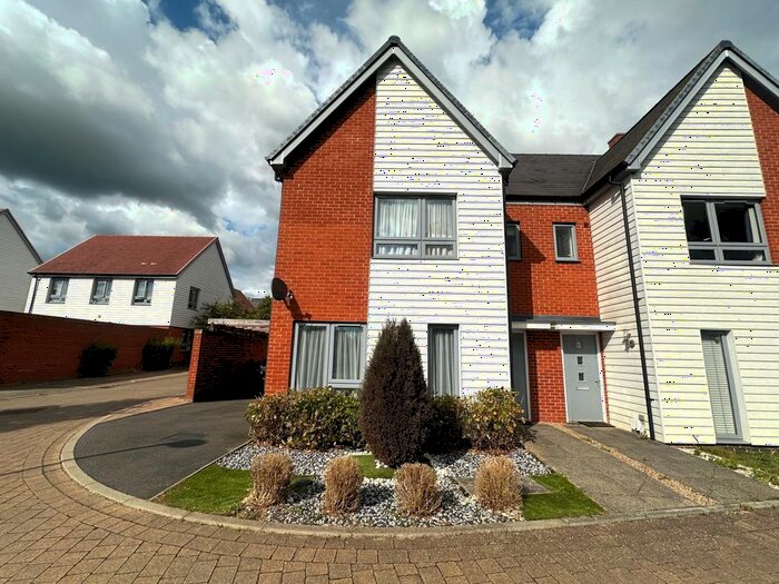 4 Bedroom Property To Rent In Rupert Turrall Place, Ashford, TN23