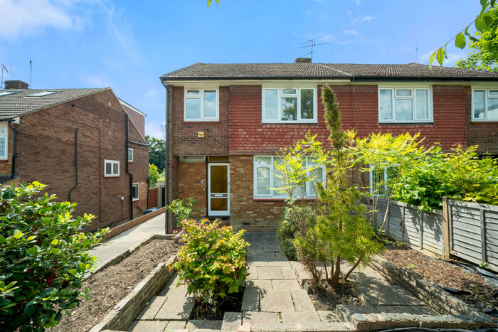3 Bedroom House To Rent In Hyde Close, Barnet, EN5