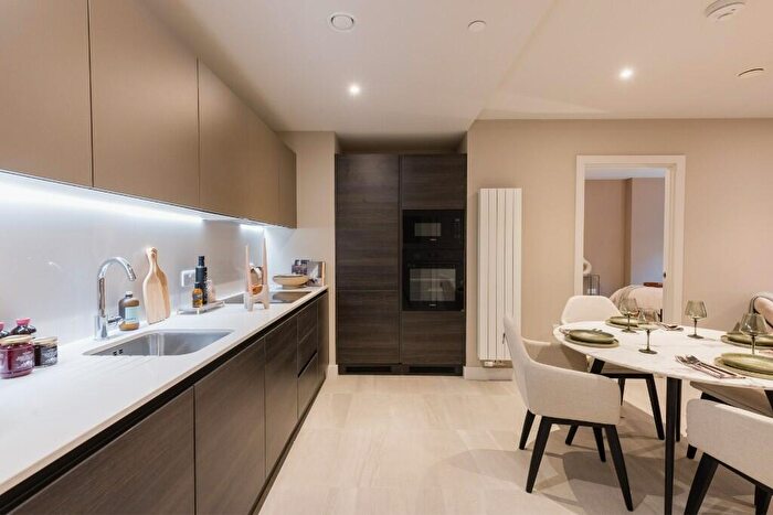 2 Bedroom Apartment To Rent In Melvin Walk, Edinburgh, EH3