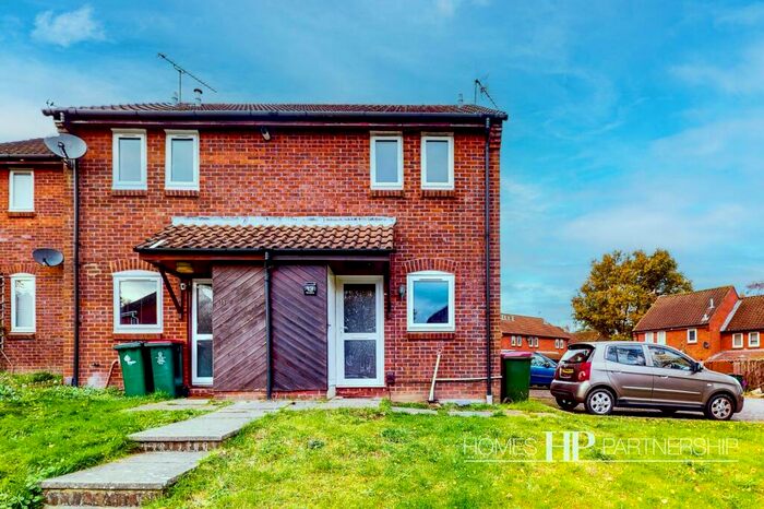 2 Bedroom End Of Terrace House To Rent In The Acorns, Crawley, RH11