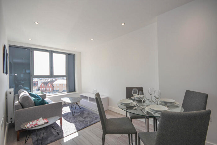 1 Bedroom Apartment To Rent In New London Road, Chelmsford, CM2