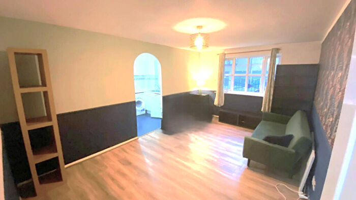 1 Bedroom Apartment To Rent In Crofters Court, Croft Street, London, SE8