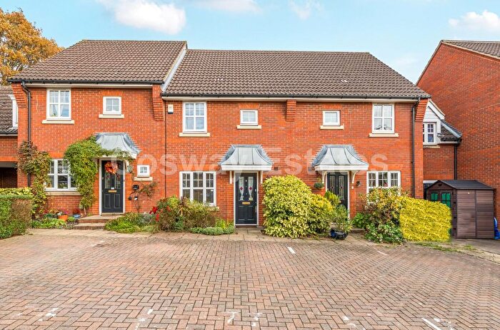 3 Bedroom Property For Sale In Colebrook Close, Mill Hill, NW7