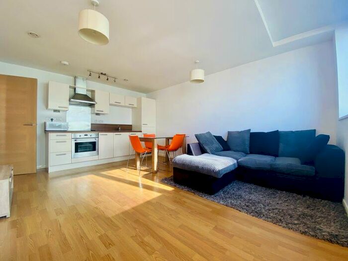 2 Bedroom Apartment To Rent In Mann Island, Liverpool, L3
