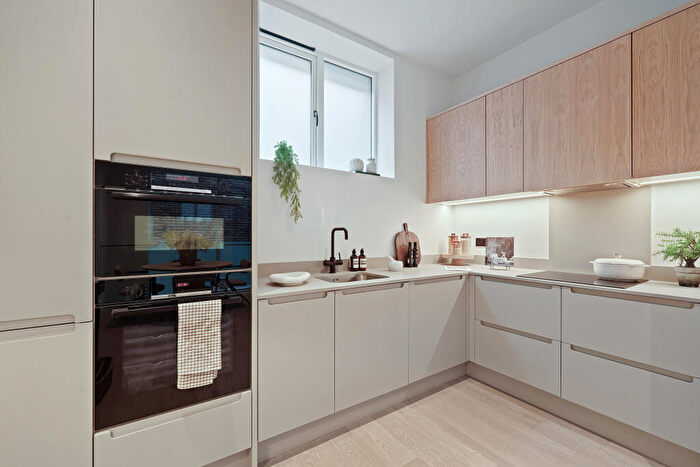 3 Bedroom Mews For Sale In Lamb Mews, London Fields, E8 - Photo 7
