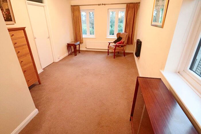 1 Bedroom Flat To Rent In Coulsdon Road, Coulsdon, CR5
