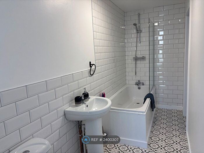 Studio To Rent In Wellfield Road, Liverpool, L9