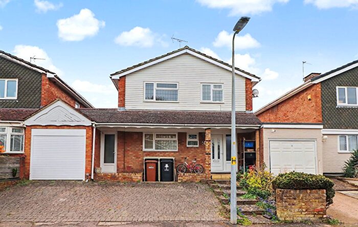 4 Bedroom Link Detached House For Sale In Pepsal End, Stevenage, Hertfordshire, SG2