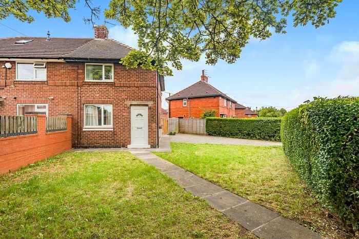 2 Bedroom Semi-Detached House To Rent In Crombie Avenue, York, YO30