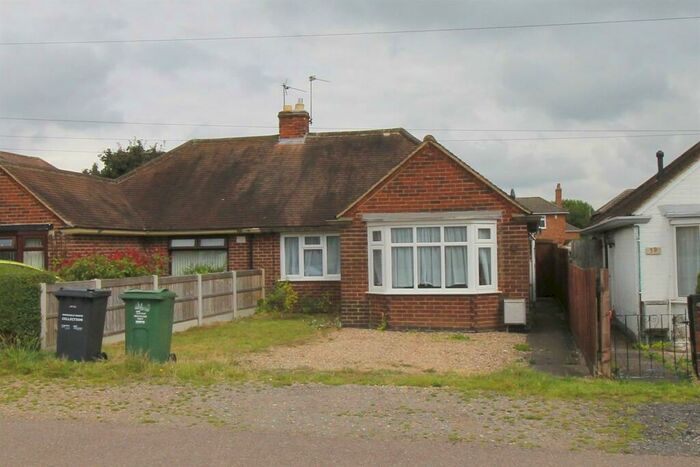 2 Bedroom Semi-Detached Bungalow To Rent In Carington Street, Loughborough, LE11