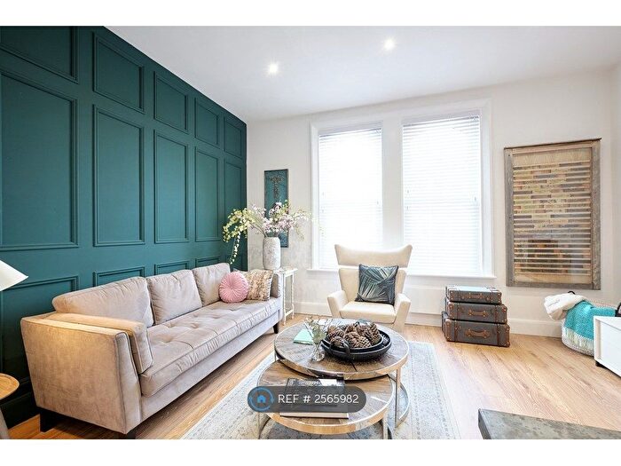 2 Bedroom Flat To Rent In Oxford Buildings, Harrogate, HG1