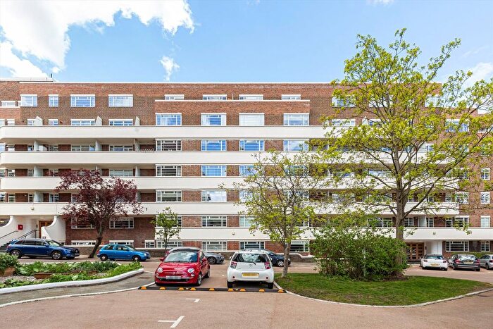 Studio To Rent In Sheen Road, Richmond, TW9