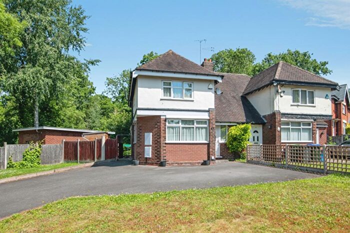 3 Bedroom Semi-Detached House For Sale In Merrions Close, Birmingham, B43