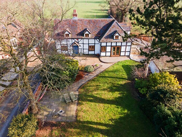 4 Bedroom Detached House For Sale In Bradnocks Marsh Lane, Hampton-In-Arden, Solihull, B92
