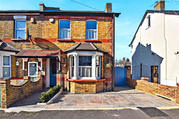 3 Bedroom Semi-Detached House For Sale In Abbey Road, Bexleyheath, DA7