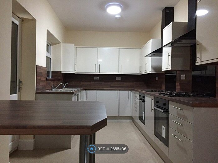 8 Bedroom Terraced House To Rent In Woodlands Road, Middlesbrough, TS1