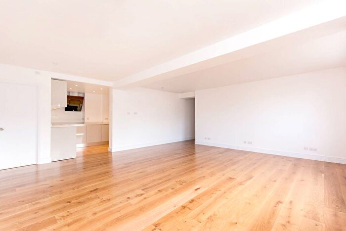 2 Bedroom Flat To Rent In Buttermere Court, St John's Wood, London, NW8