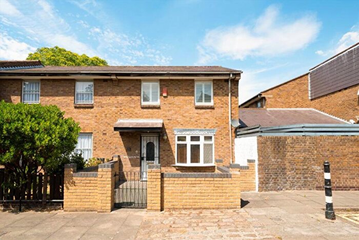 2 Bedroom Detached House To Rent In Rum Close, Wapping, E1W