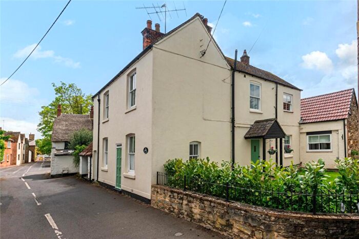 3 Bedroom Detached House For Sale In Dove Lane, Harrold, Bedfordshire, MK43