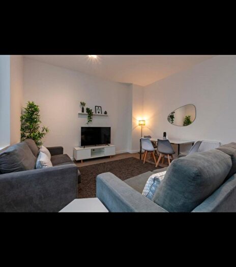 2 Bedroom Flat To Rent In Parkview House, Green Lanes, N8