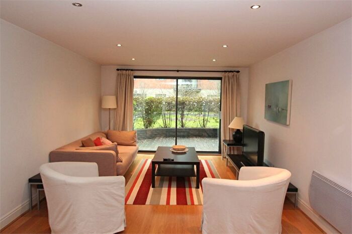 2 Bedroom Flat To Rent In Regency Apartments, Montaigne Close, London, SW1