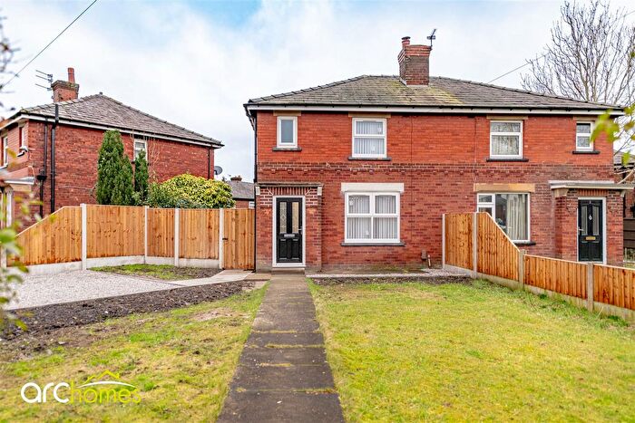 3 Bedroom Semi Detached House For Sale In Warwick Road, Atherton, M46