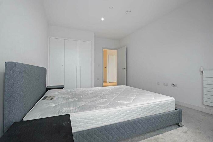 1 Bedroom Flat To Rent In Admiralty Avenue, London, E16