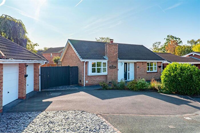 2 Bedroom Detached Bungalow For Sale In Fossdale Moss, Leyland, PR26