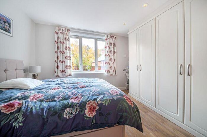 1 Bedroom Apartment For Sale In Hampshire Lakes, Oakleigh Square, Yateley Retirement Property, GU46