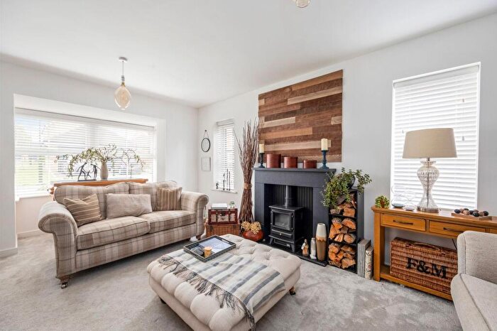 5 Bedroom Detached House For Sale In Bentley Gardens, Broadbridge Heath, RH12