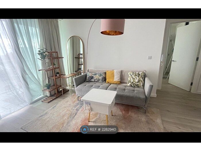 1 Bedroom Flat To Rent In Corsican Square, London, E3