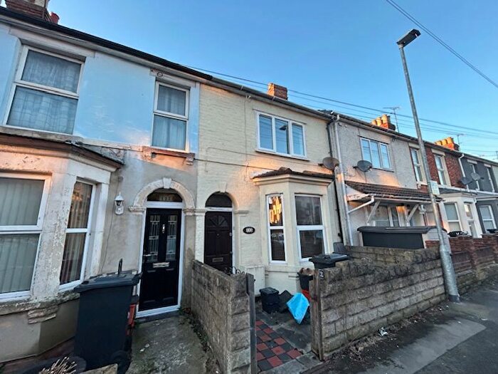 2 Bedroom Terraced House To Rent In Bedroom House To Rent, William Street, Town Centre, SN1