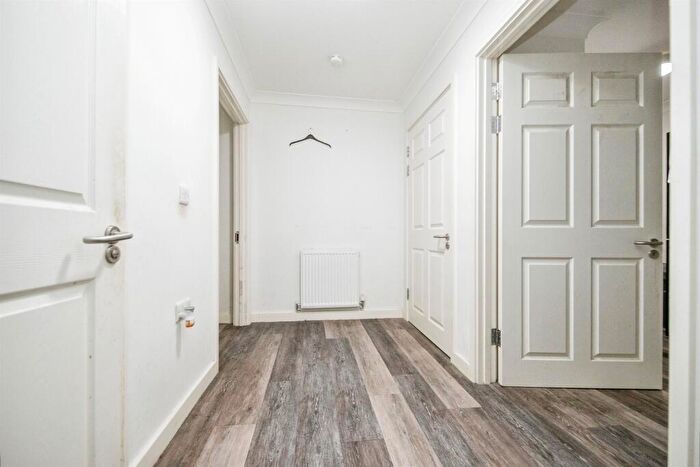 1 Bedroom Apartment For Sale In Eld Lane, Colchester, CO1