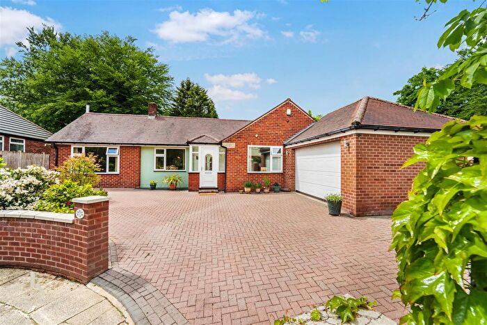3 Bedroom Bungalow For Sale In West Drive, Bury, BL9