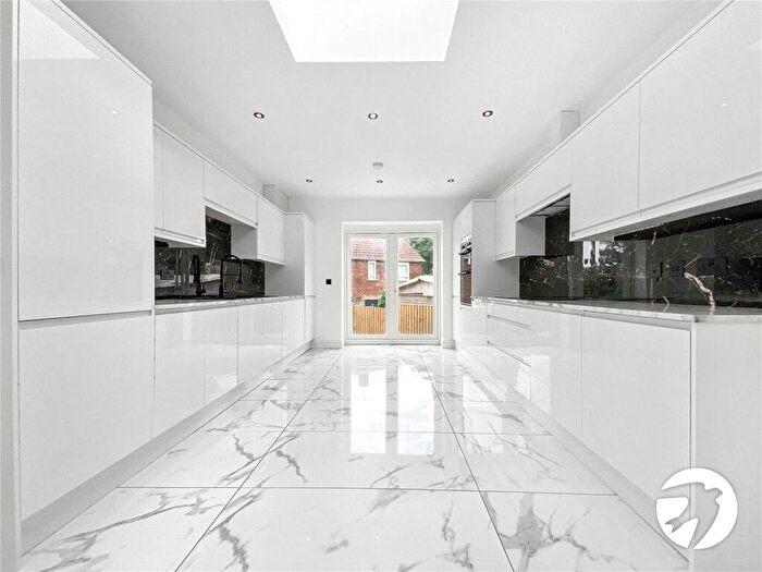 4 Bedroom Semi Detached House For Sale In Sturdee Avenue, Gillingham, Kent, ME7