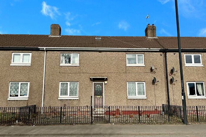 2 Bedroom Flat For Sale In Front Street, Bells Close, Newcastle Upon Tyne, NE15