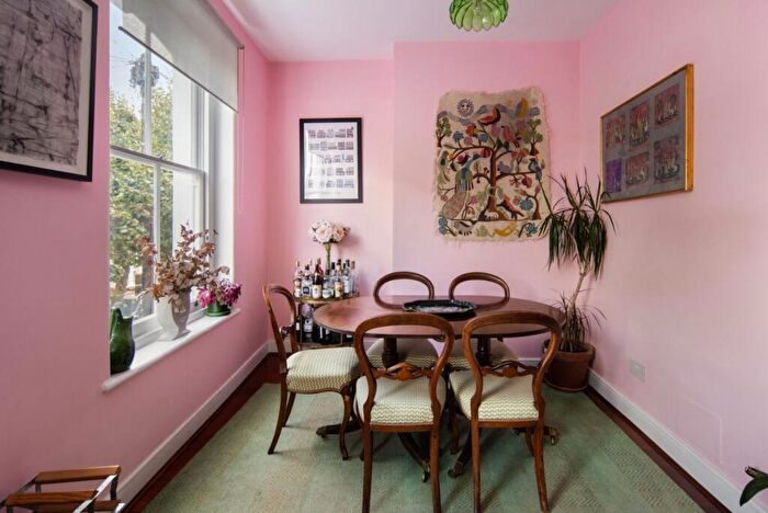 2 Bedroom Flat For Sale In Elderfield Road, London, E5