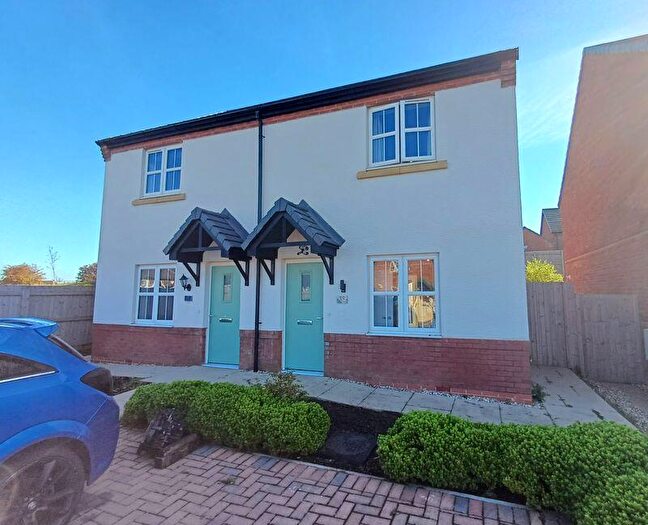 2 Bedroom Semi-Detached House For Sale In Heaton Way, Kirkham, PR4