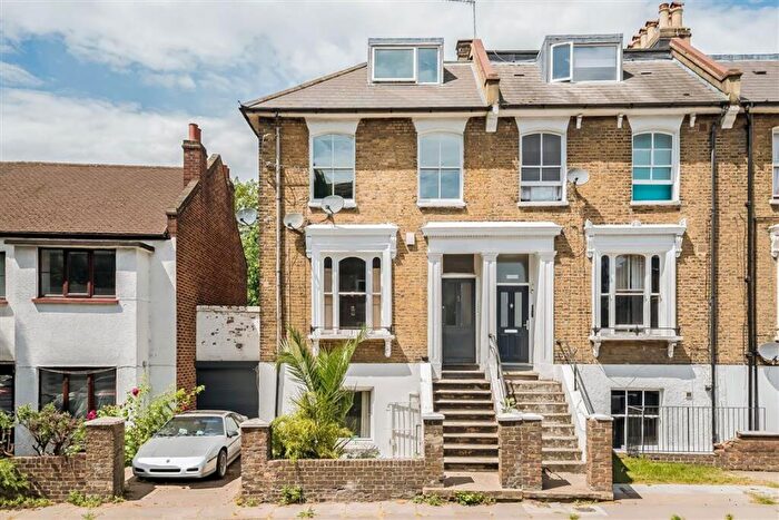 2 Bedroom Flat For Sale In Shardeloes Road, New Cross, SE14