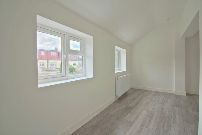 1 Bedroom Flat To Rent In Langdale Avenue, Mitcham, CR4