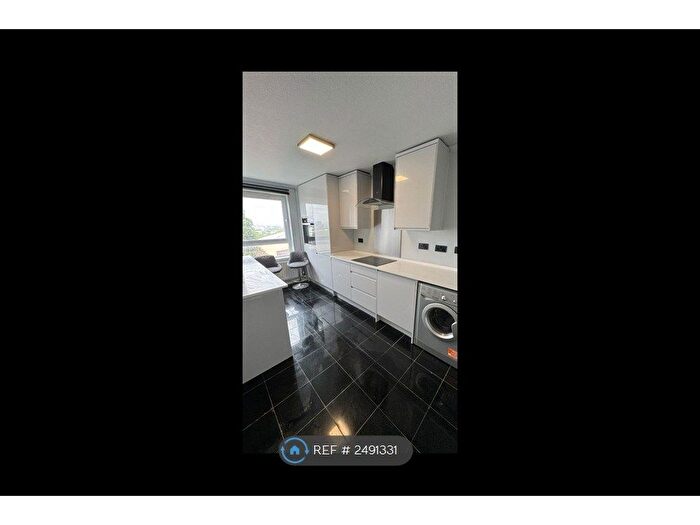 2 Bedroom Flat To Rent In Valiant House, London, SE7