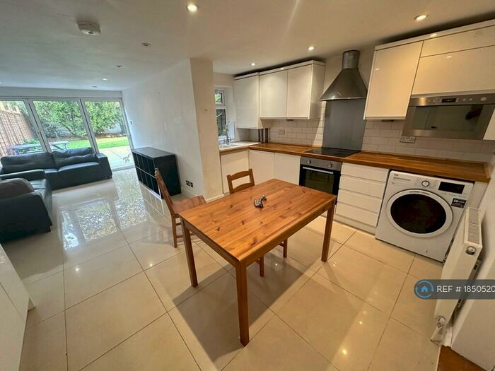 5 Bedroom Detached House To Rent In Choumert Rd, Peckham, SE15