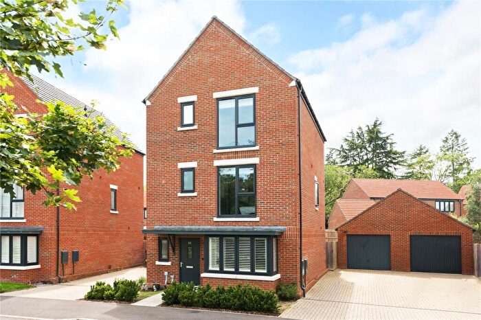 5 Bedroom Detached House For Sale In Nightingale Avenue, Ottershaw, Chertsey, Surrey, KT16