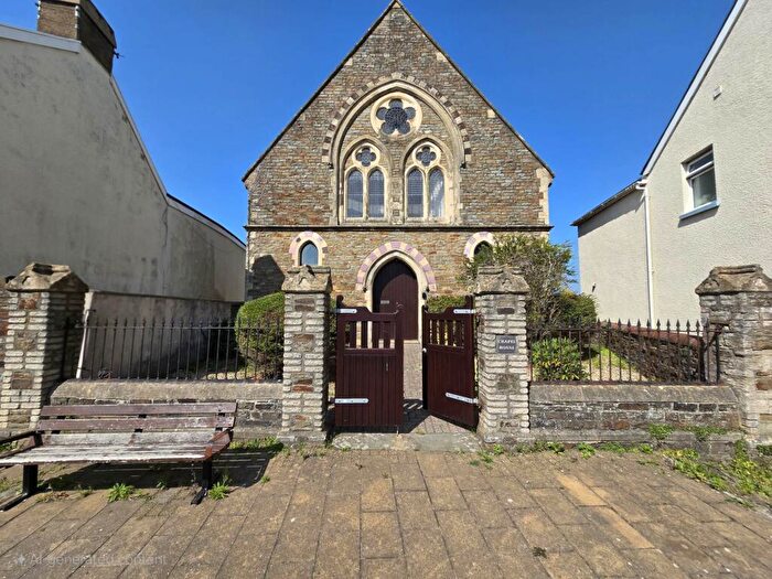 2 Bedroom Apartment For Sale In The Square, Northam, EX39