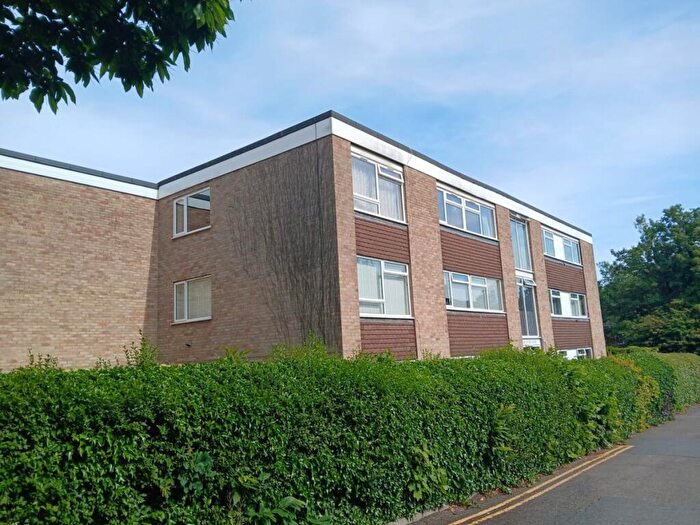 2 Bedroom Flat To Rent In Wray Common Road, Reigate, RH2