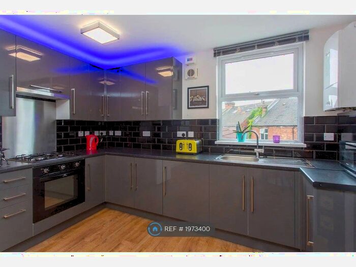 3 Bedroom Flat To Rent In Minet Avenue, London, NW10