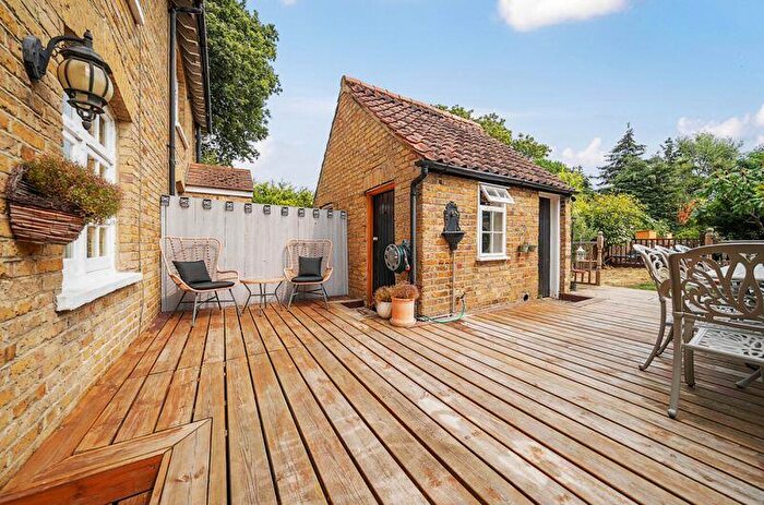 2 Bedroom Terraced House For Sale In Burnt Oak Lane, Sidcup, DA15