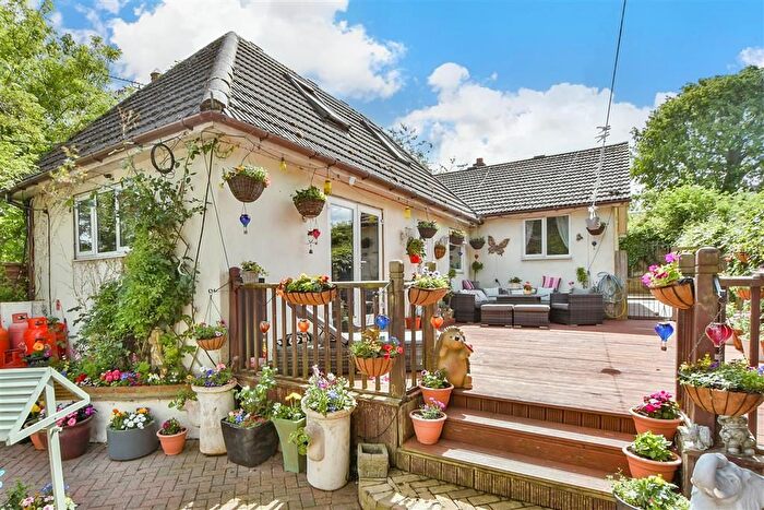 2 Bedroom Chalet For Sale In First Avenue, Eastchurch, Sheerness, Kent, ME12