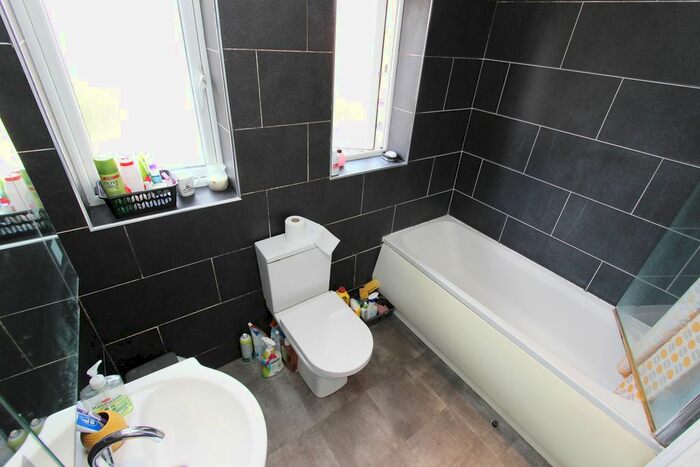 3 Bedroom Terraced House For Sale In Kirby Road, Dartford, Kent, DA2